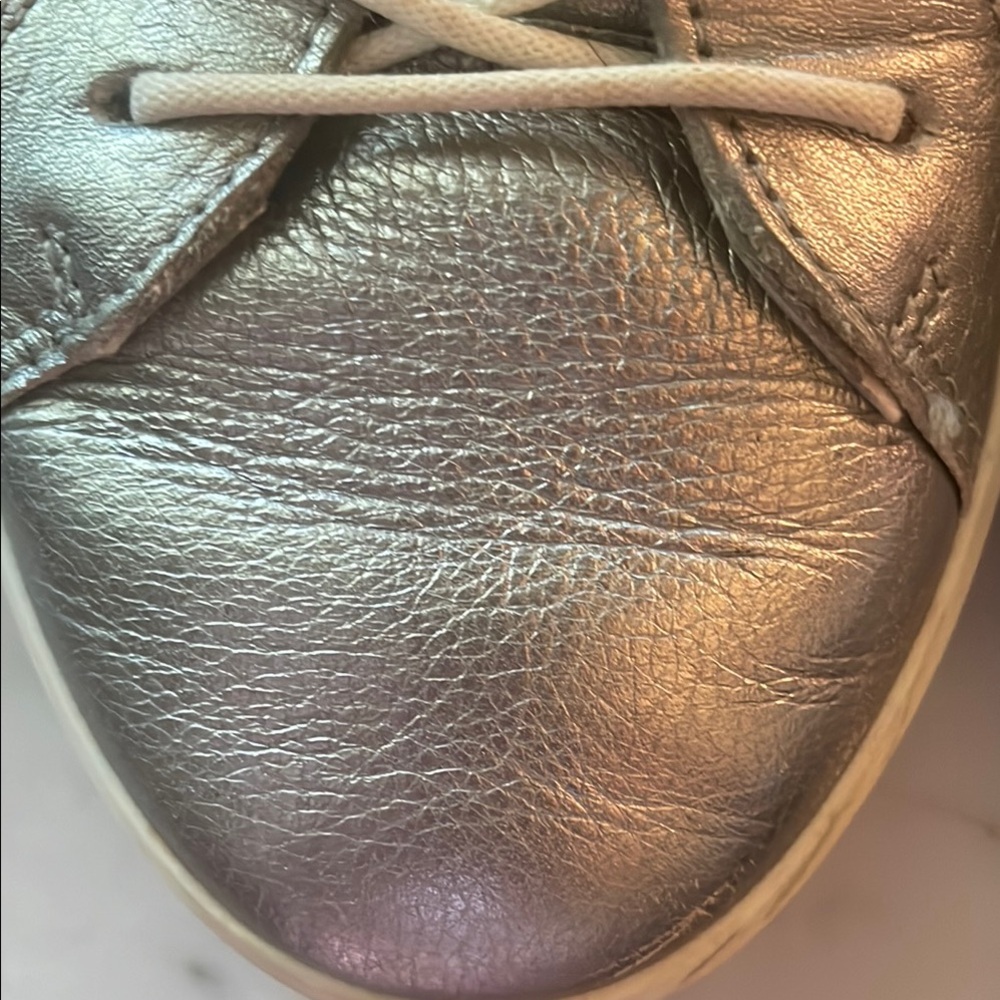 Ecco Silver White Sneakers Minimalist Design - Picture 6 of 16